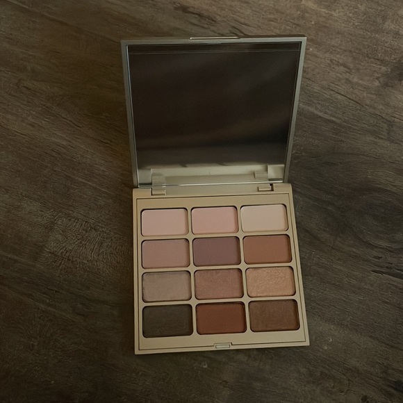 Stila Matte ‘N Metal Eyeshadow Palette NIB - Picture 5 of 9